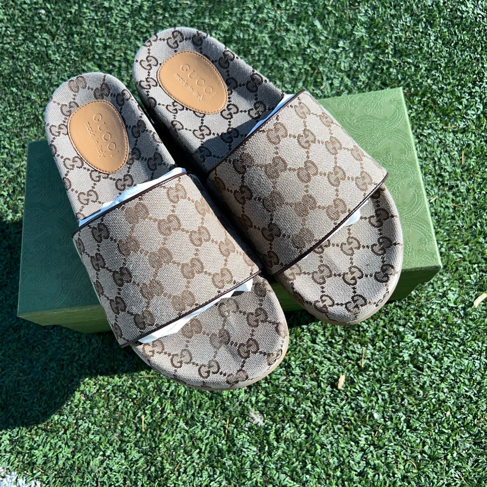 Gucci Mens GG Canvas Slides Sz 42( US 9)